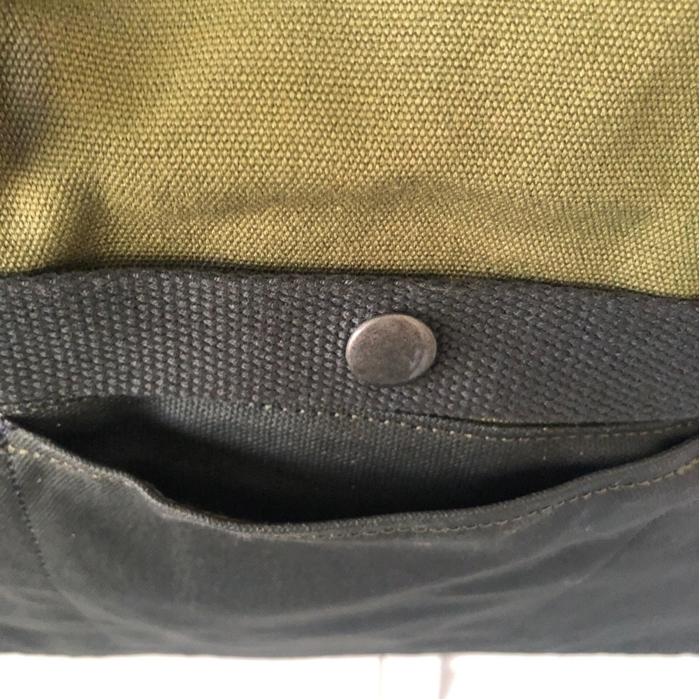 Electric Laptop bag olive green holds 15 inch laptop brand new with tags NWT - Picture 5 of 16
